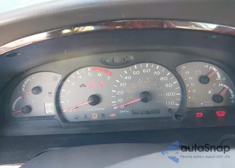 2001 Toyota Sequoia Sr5 V8 z USA, uszkodzony, nr VIN 5TDBT44A01S032777